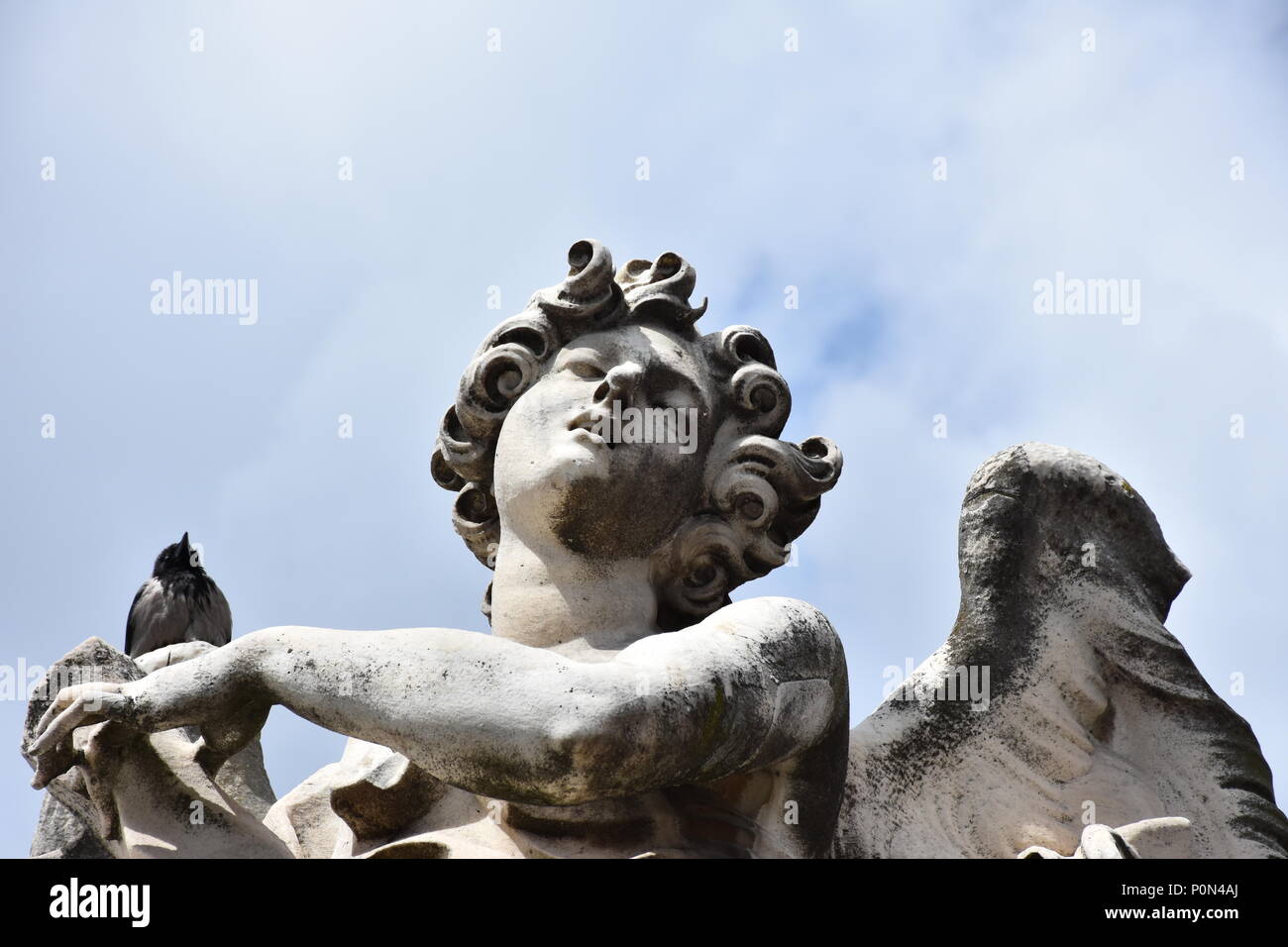 Rom, den 17. Mai 2018, Statuen der Engel von den Schülerinnen und Schülern von Bernini 1669 modelliert und auf der S. Angelo Brücke. Details und close-up Stockfoto