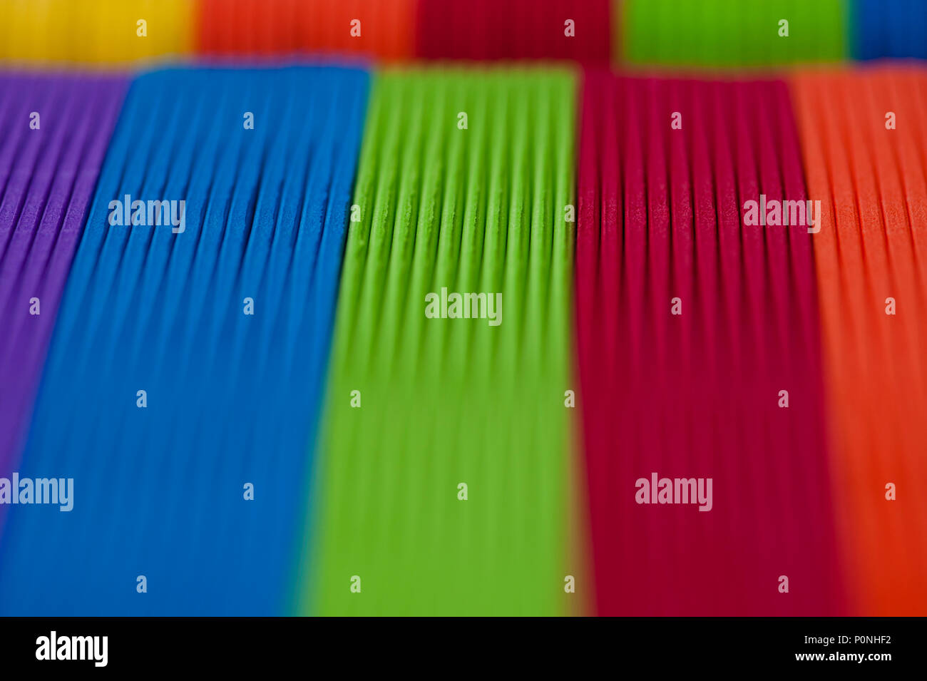 In der Nähe der bunten Schaum Handwerk Sticks erstellen Zusammenfassung Hintergrund Muster. Stockfoto