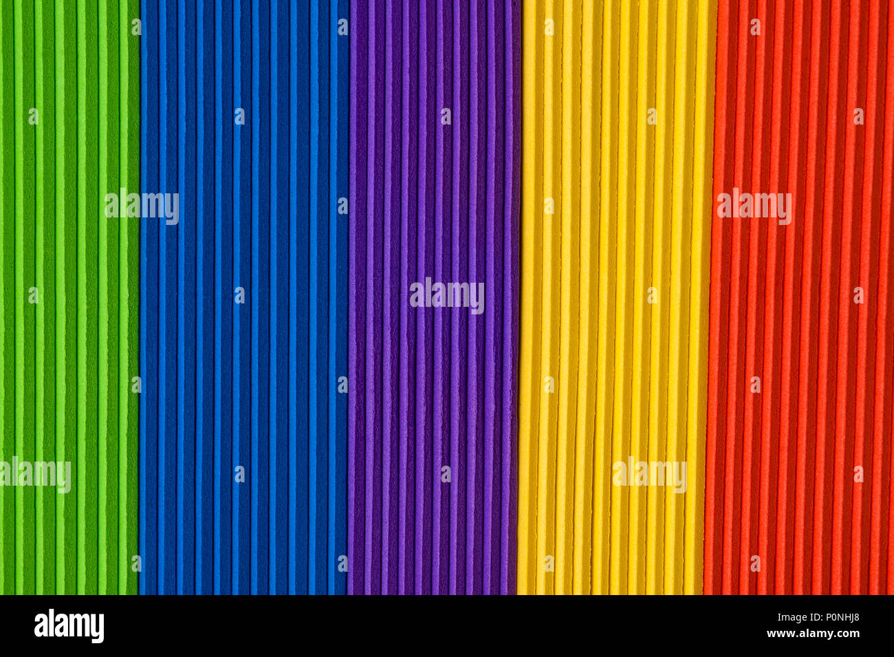In der Nähe der bunten Schaum Handwerk Sticks erstellen Zusammenfassung Hintergrund Muster. Stockfoto