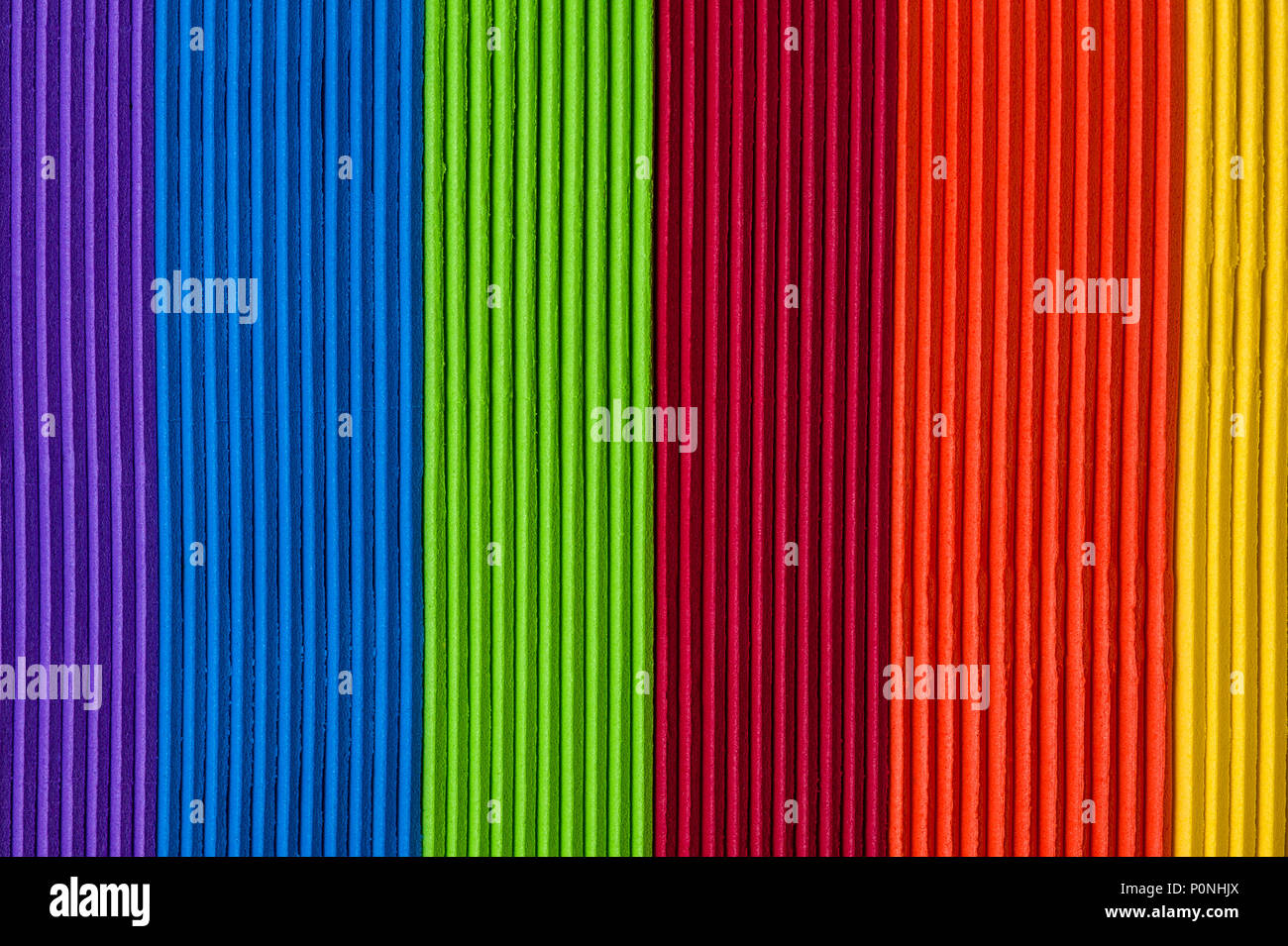 In der Nähe der bunten Schaum Handwerk Sticks erstellen Zusammenfassung Hintergrund Muster. Stockfoto