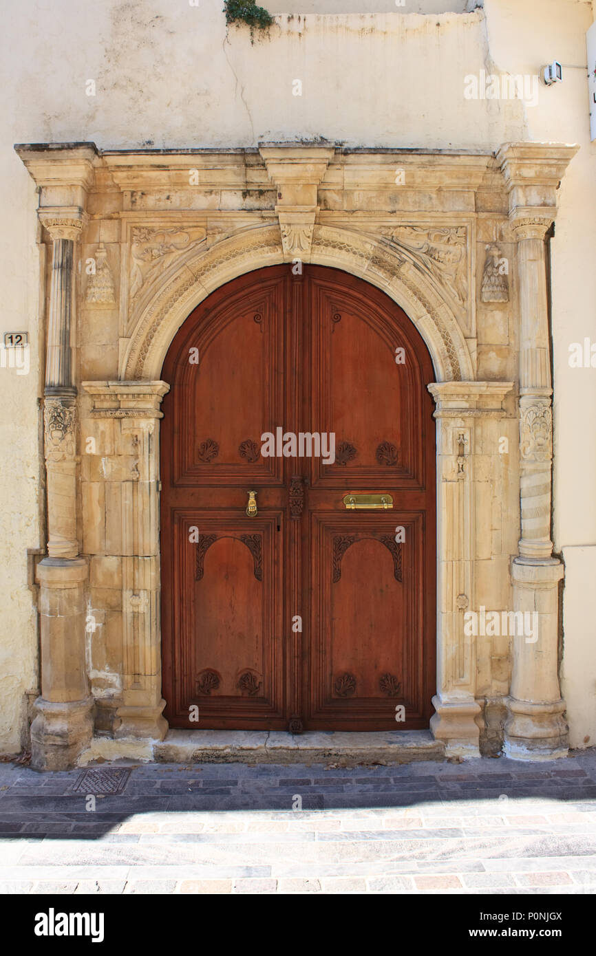 Alte Villen Haupteingangstor in Rethymno Kreta Stockfoto