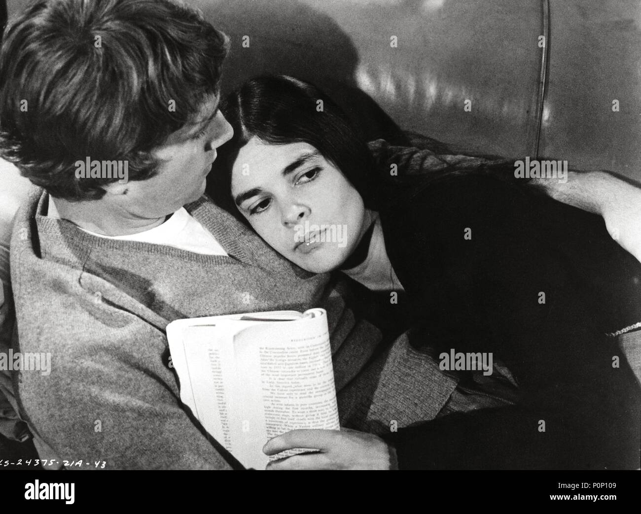 Original Film Titel: LOVE STORY. Englischer Titel: LOVE STORY. Regisseur: Arthur Hiller. Jahr: 1970. Stars: ALI MACGRAW, Ryan O'Neal. Quelle: Paramount Pictures/Album Stockfoto