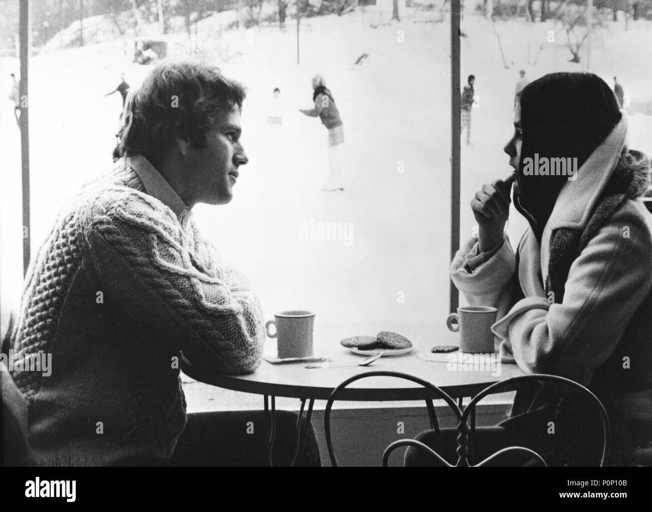 Original Film Titel: LOVE STORY. Englischer Titel: LOVE STORY. Regisseur: Arthur Hiller. Jahr: 1970. Stars: ALI MACGRAW, Ryan O'Neal. Quelle: Paramount Pictures/Album Stockfoto