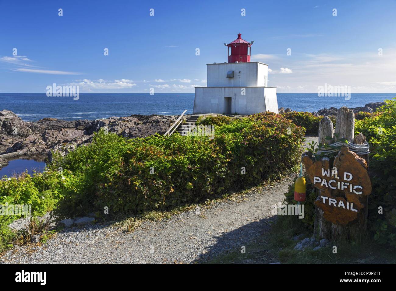 Amphitrite Point Lighthouse Wild Pacific Wander Trail Schild. Malerische Landschaft Am Pazifik Ucluelet Vancouver Island Horizon British Columbia Kanada Stockfoto