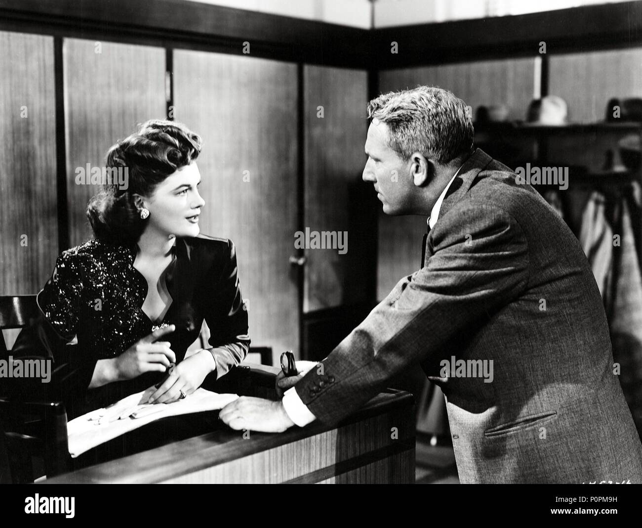 Original Film Titel: ADAM'S RIB. Englischer Titel: ADAM'S RIB. Regisseur: George Cukor. Jahr: 1949. Stars: Spencer Tracy, JEAN HAGEN. Credit: M.G.M/Album Stockfoto