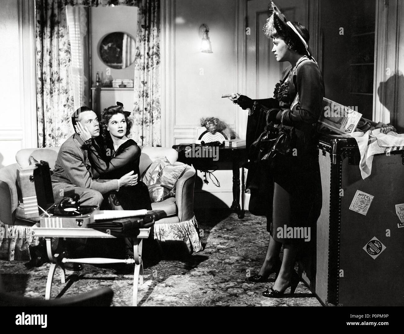 Original Film Titel: ADAM'S RIB. Englischer Titel: ADAM'S RIB. Regisseur: George Cukor. Jahr: 1949. Stars: TOM EWELL; JEAN HAGEN; JUDY HOLLIDAY. Credit: M.G.M/Album Stockfoto