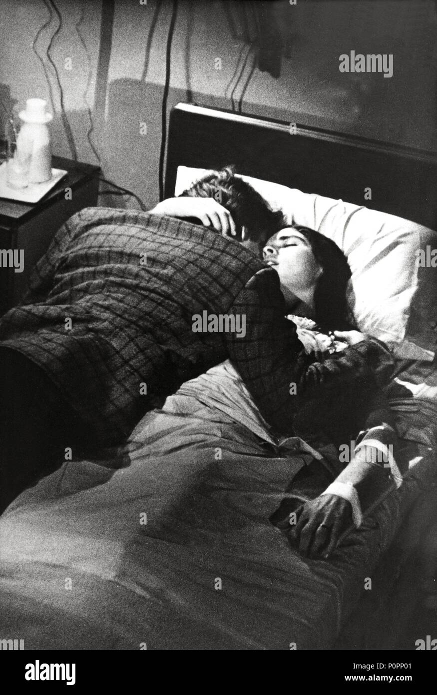 Original Film Titel: LOVE STORY. Englischer Titel: LOVE STORY. Regisseur: Arthur Hiller. Jahr: 1970. Stars: ALI MACGRAW, Ryan O'Neal. Quelle: Paramount Pictures/Album Stockfoto