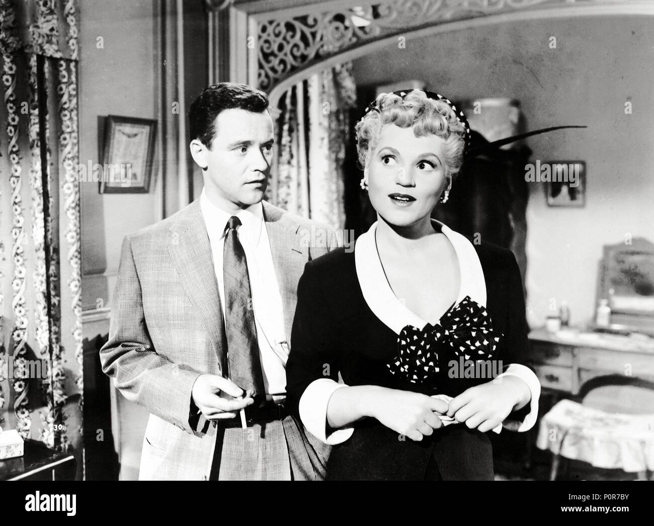 Original Film Titel: SOLLTE ES IHNEN geschehen. Englischer Titel: SOLLTE ES IHNEN geschehen. Regisseur: George Cukor. Jahr: 1954. Stars: JUDY HOLLIDAY; Jack Lemmon. Quelle: Columbia Pictures/Album Stockfoto