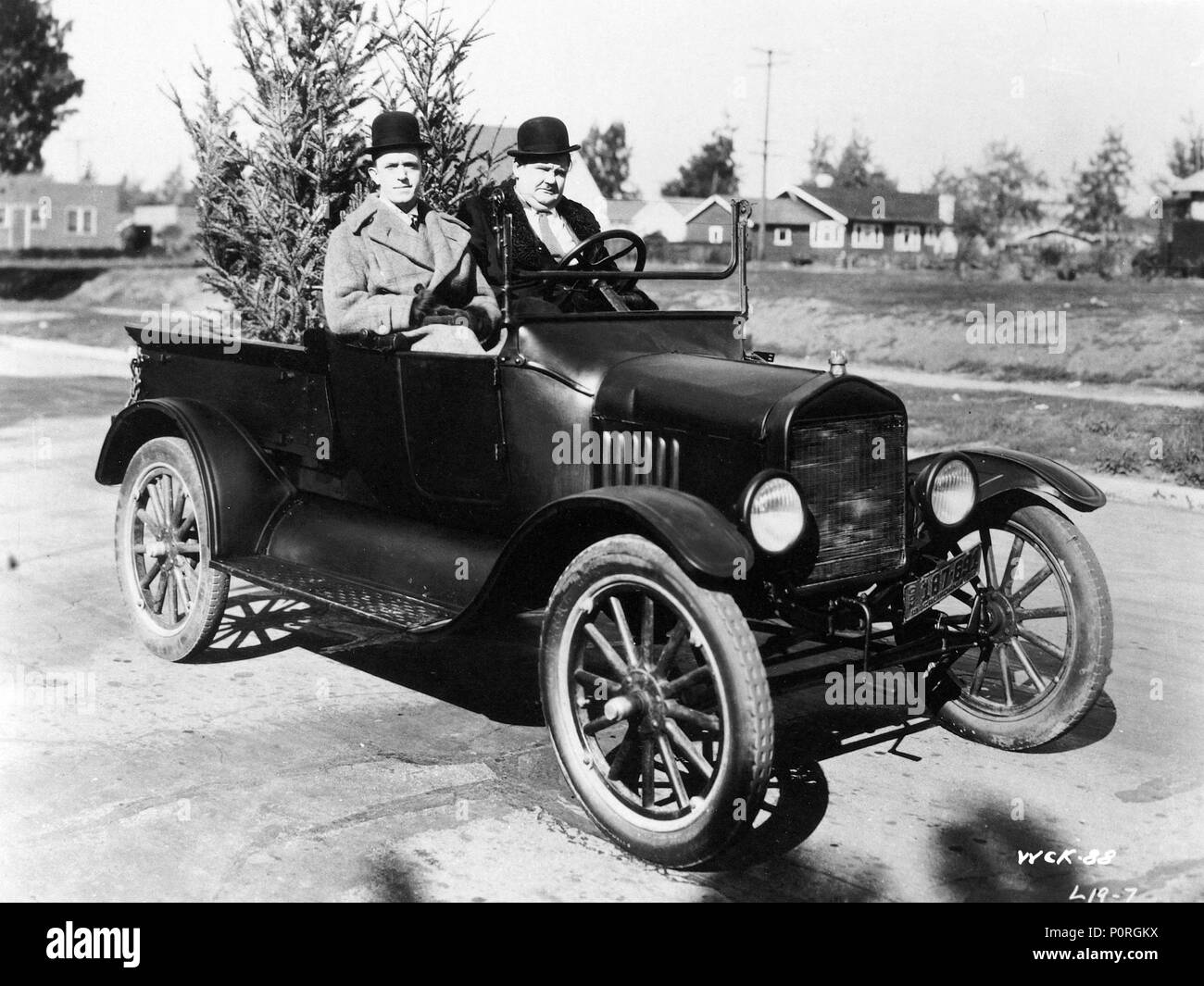 Original Film Titel: BIG BUSINESS. Englischer Titel: BIG BUSINESS. Regisseur: James W. HORNE. Jahr: 1929. Stars: Oliver Hardy, Stan Laurel. Credit: M.G.M/Album Stockfoto
