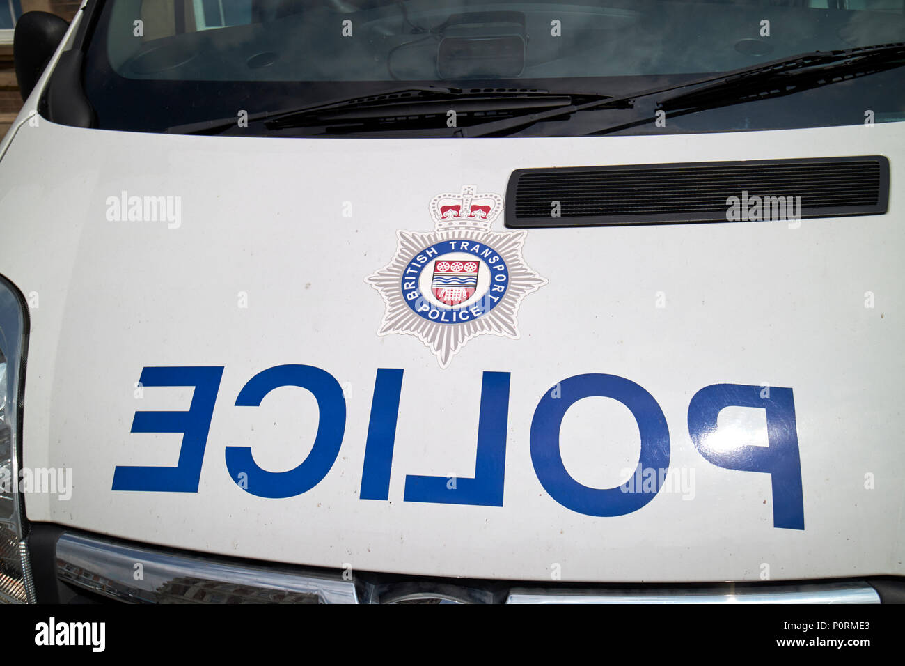 British Transport Police Fahrzeug Emblem und Crest Chester Cheshire England Großbritannien Stockfoto