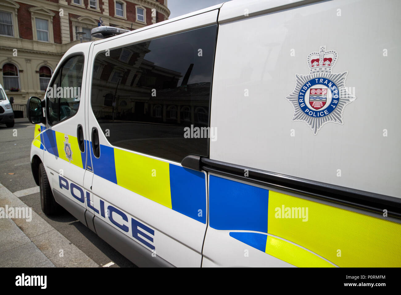 British Transport Police Fahrzeug Emblem und Crest Chester Cheshire England Großbritannien Stockfoto