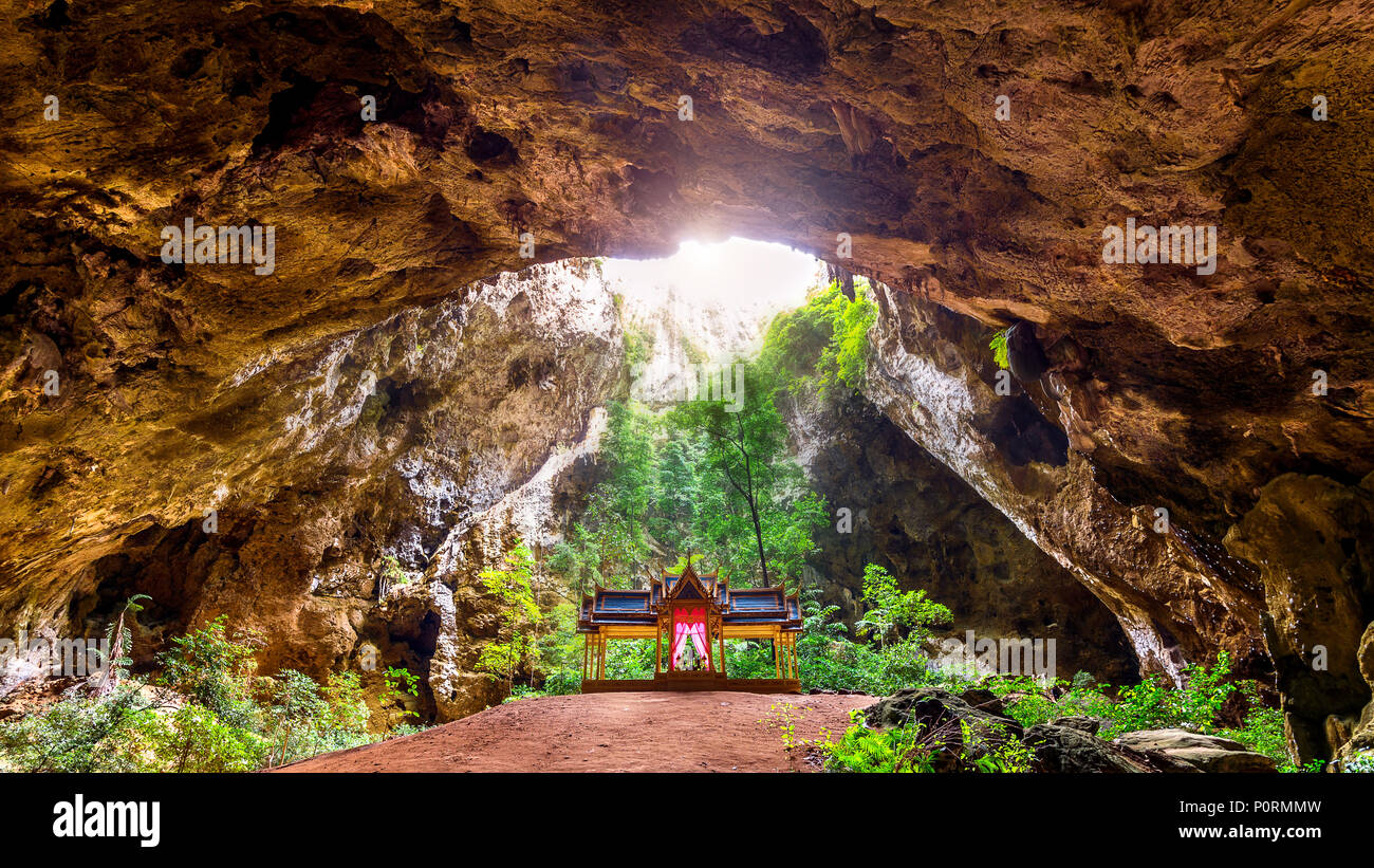 Phrayanakorn Höhle in Prachuap Khiri Khan Provinz, Thailand. Stockfoto