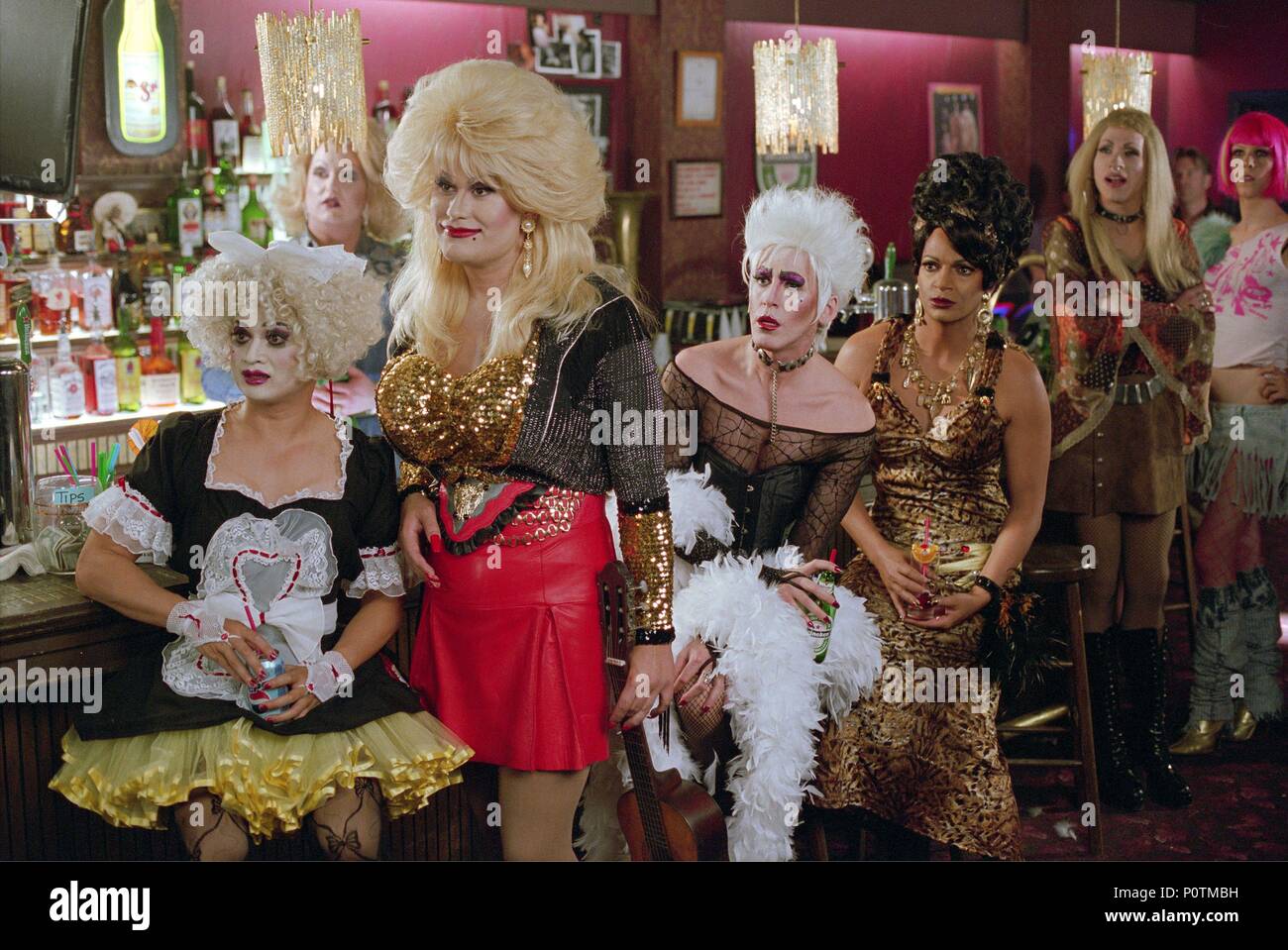 Original Film Titel: CONNIE UND CARLA. Englischer Titel: CONNIE UND CARLA. Regisseur: MICHAEL LEMBECK. Jahr: 2004. Stars: STEPHEN SPINELLA; Alec Mapa; ROBERT KAISER; CHRIS LOGAN. Quelle: Universal/SCHROTER, Eike/Album Stockfoto