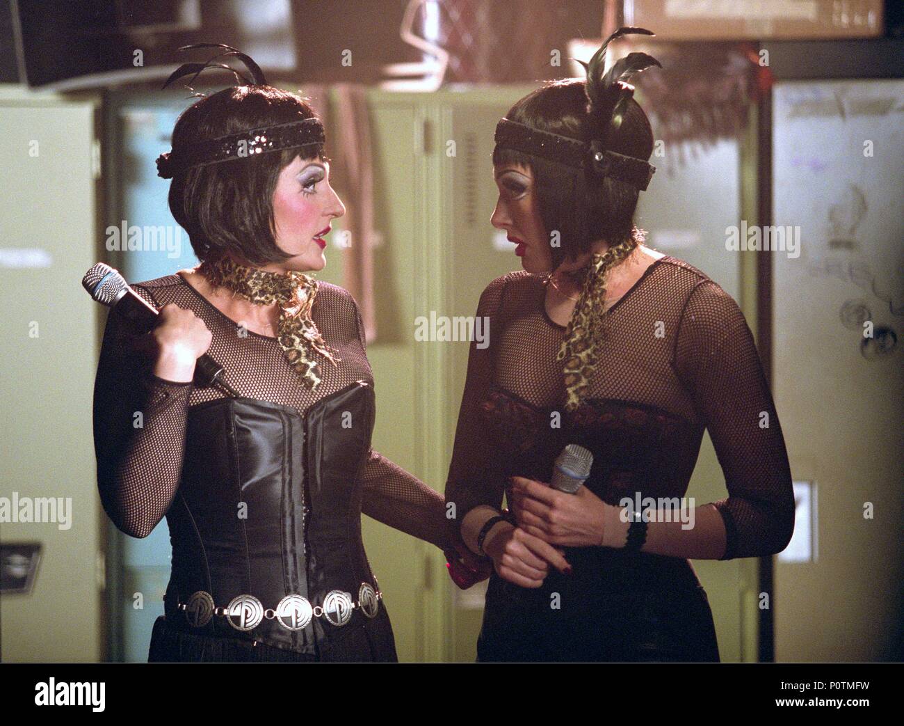 Original Film Titel: CONNIE UND CARLA. Englischer Titel: CONNIE UND CARLA. Regisseur: MICHAEL LEMBECK. Jahr: 2004. Stars: Toni Collette, NIA VARDALOS. Quelle: Universal/SCHROTER, Eike/Album Stockfoto