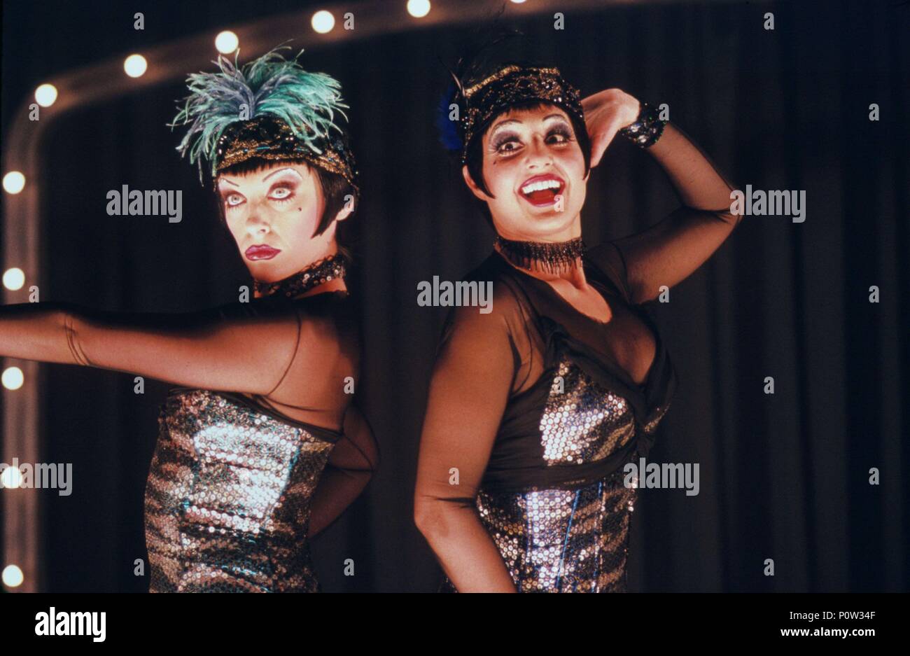 Original Film Titel: CONNIE UND CARLA. Englischer Titel: CONNIE UND CARLA. Regisseur: MICHAEL LEMBECK. Jahr: 2004. Stars: Toni Collette, NIA VARDALOS. Quelle: Universal/Album Stockfoto