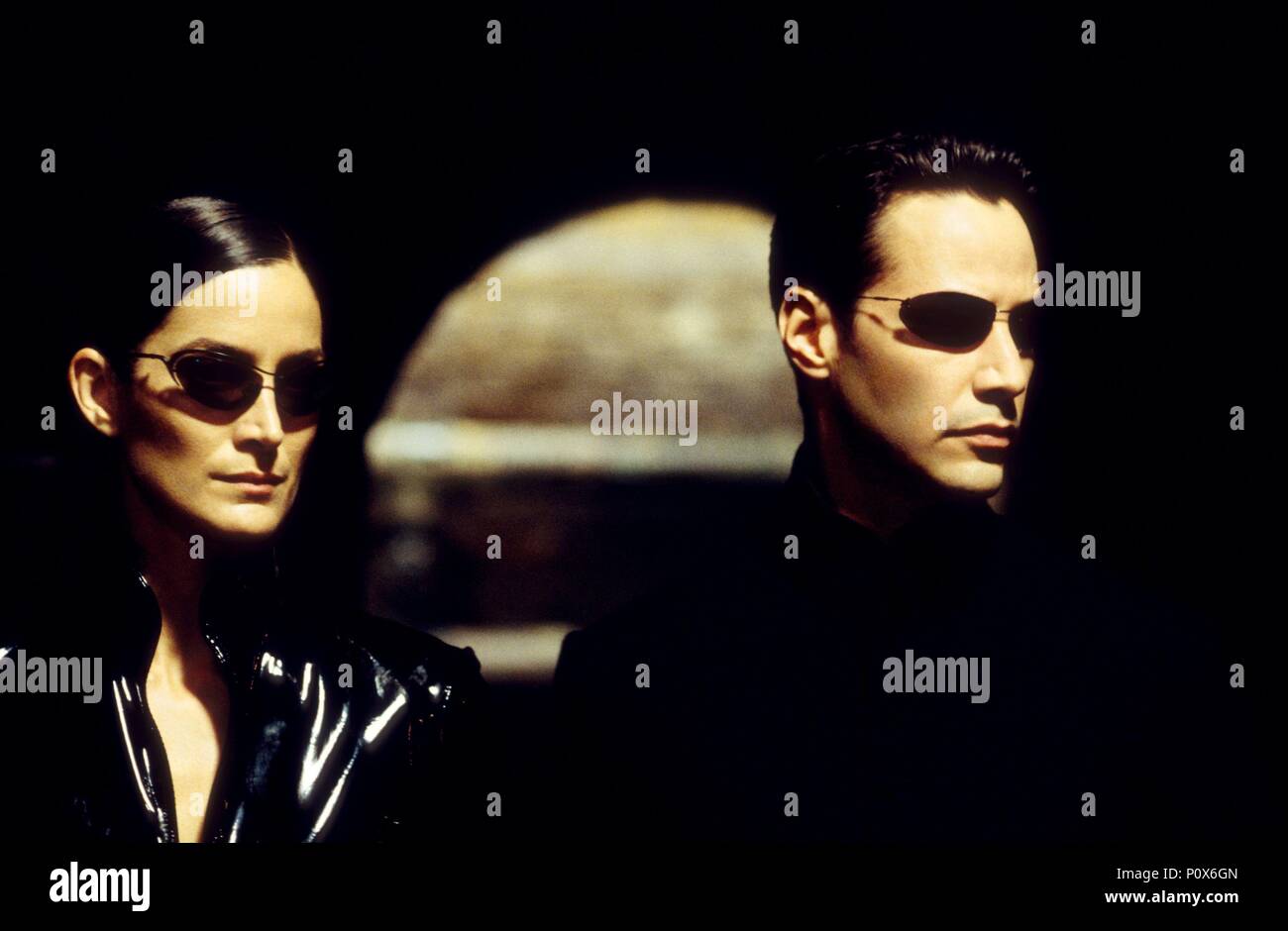 Carrie anne moos keanu reeves -Fotos und -Bildmaterial in hoher ...