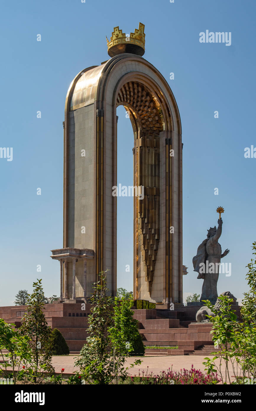 Ismoili Somoni Statue und Arch, Duschanbe, Tadschikistan Stockfoto