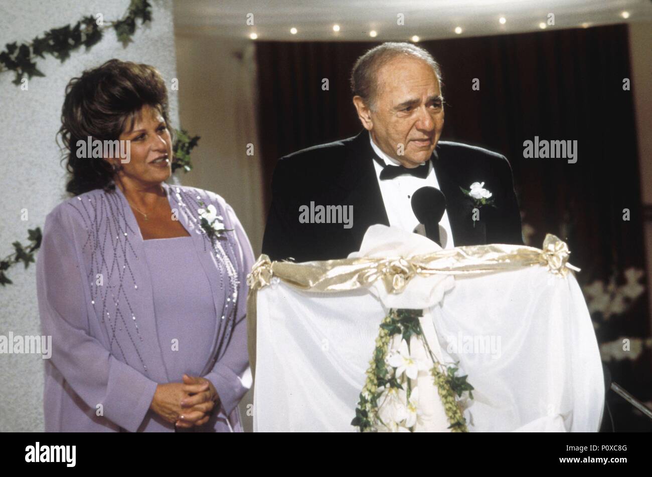 Original Film Titel: My Big Fat Greek Wedding. Englischer Titel: My Big Fat Greek Wedding. Regisseur: JOEL ZWICK. Jahr: 2002. Stars: LAINIE KAZAN MICHAEL CONSTANTINE. Quelle: IFC FILMS/Album Stockfoto