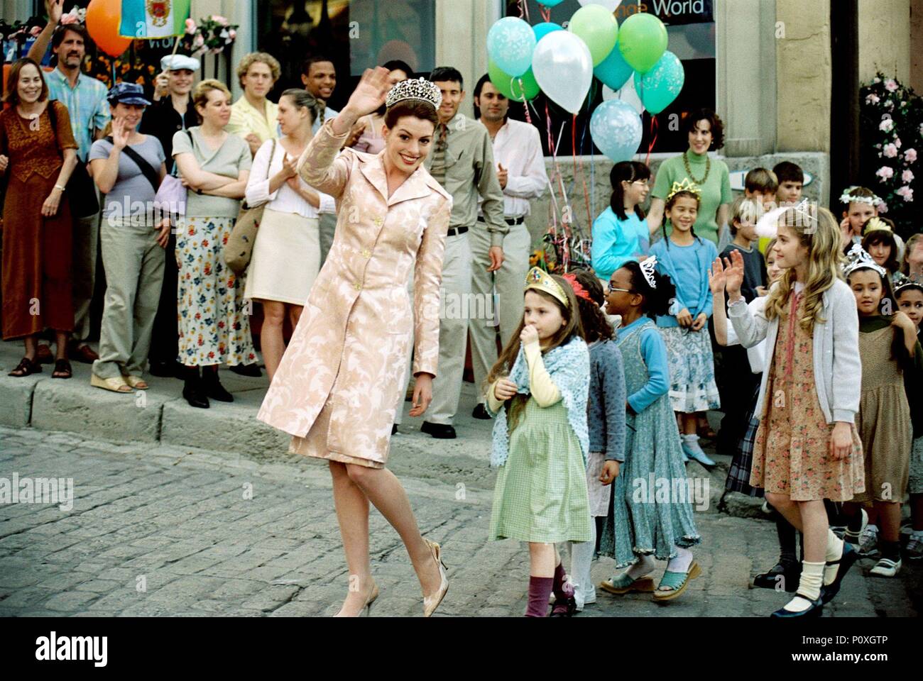 Original Film Titel: THE PRINCESS DIARIES 2: ROYAL ENGAGEMENT. Englischer Titel: The PRINCESS DIARIES 2: ROYAL ENGAGEMENT. Regisseur: Garry Marshall. Jahr: 2004. Stars: Anne Hathaway. Bild: DISNEY ENTERPRISES / Album Stockfoto