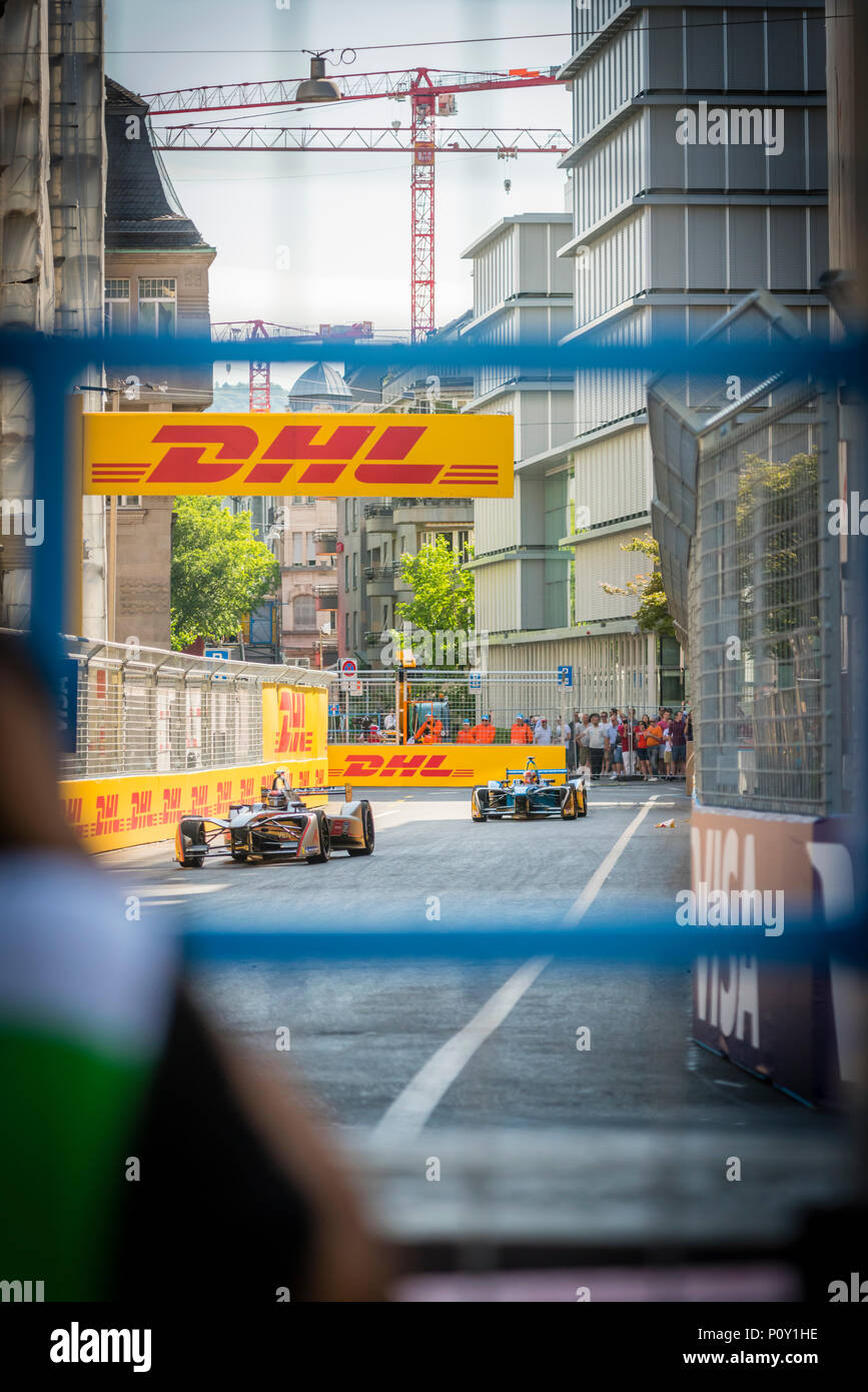 Zürich, Schweiz - 10 Juni 2018: Aktion im ersten freien Training Rennen für die 2018 FIA Formel E Meisterschaft Rennen in der Innenstadt von Zürich. Credit: Erik Tham/Alamy leben Nachrichten Stockfoto