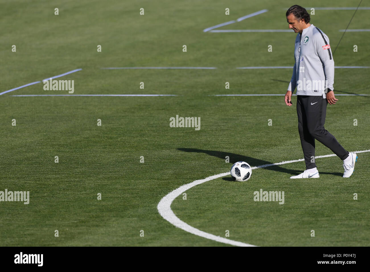 Head Coach der saudi-arabischen Fußball-Nationalmannschaft Juan Antonio Pizzi eine Schulung bei Petrovsky Stadion in Sankt Petersburg, Russland vor der WM 2018. Stockfoto