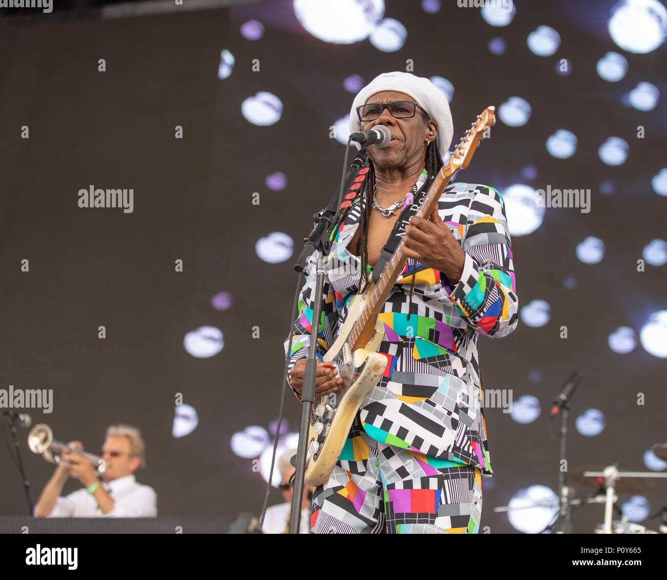 Manchester, Tennessee, USA. 9. Juni, 2018. NILE RODGERS führt mit Chic bei Bonnaroo Music Festival 2018 in Manchester, Tennessee Credit: Daniel DeSlover/ZUMA Draht/Alamy leben Nachrichten Stockfoto