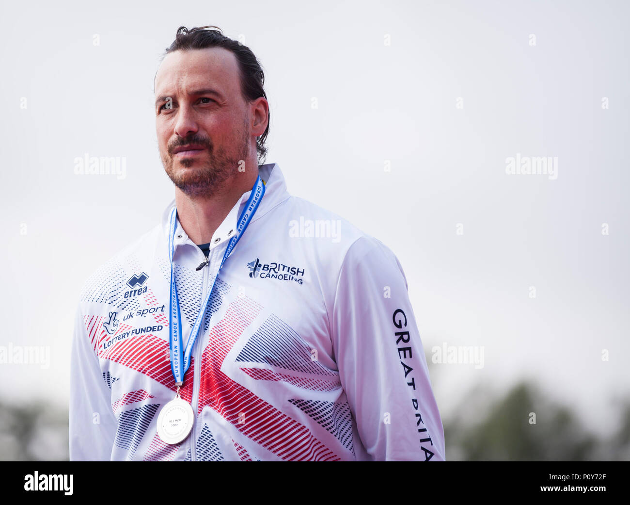 Belgrad, Serbien. 10 Jun, 2018. Nicholas Beighton von GBR feiert auf dem Podium an der Siegerehrung für die Herren KL2, 200 m Sprint Rennen Credit: Nikola Krstic/Alamy leben Nachrichten Stockfoto