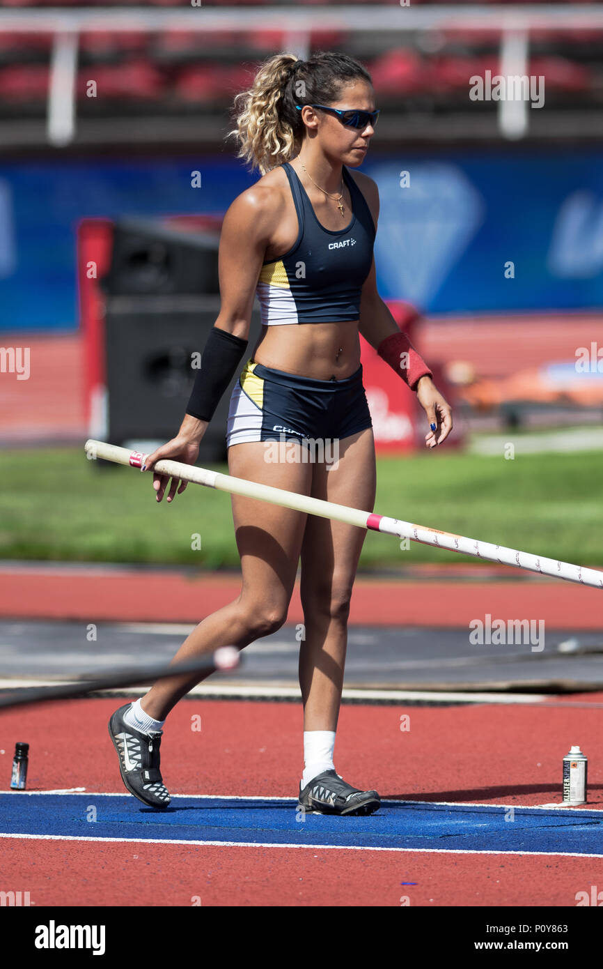 Stockholm, Schweden. 10 Jun, 2018. Frau Pole Vault mit Angelica Bengtsson (SWE) in Diamond League während der Bauhaus Event auf der olympischen Arena Stockholm Stadion bei heißem Wetter. Quelle: Stefan Holm/Alamy leben Nachrichten Stockfoto