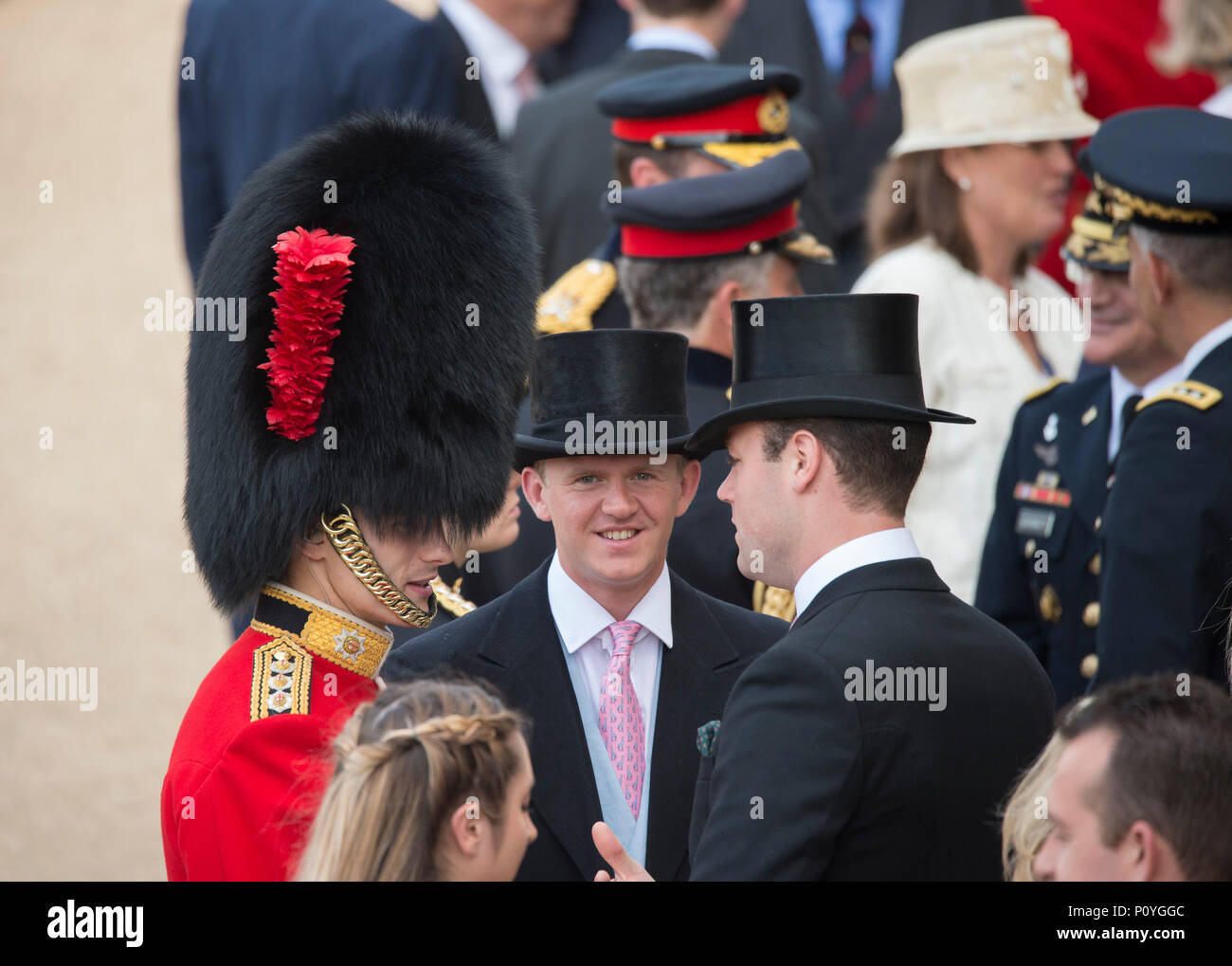 Vom 9. Juni 2018. Elegante Hüte auf Anzeige an der Queens Geburtstag Parade in der Horse Guards Parade. Credit: Malcolm Park/Alamy. Stockfoto