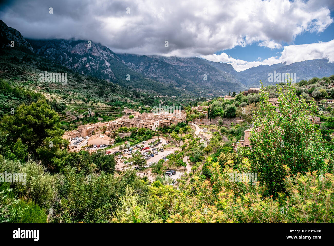 Fornalutx - historisches Dorf in den Bergen von Mallorca, Spanien Stockfoto