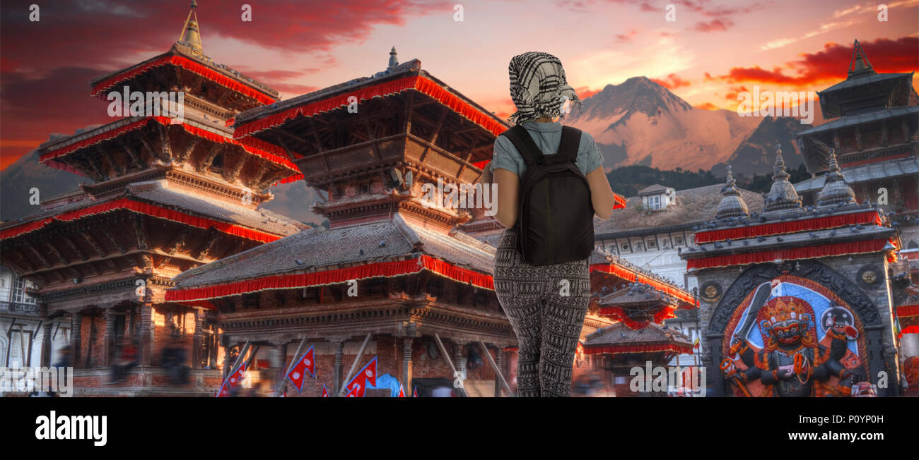 Ein tourist Girl ist Reisen mit ein Backpacker im Kathmandu Tal. Nepal. Stockfoto