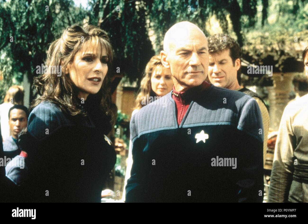 Original Film Titel: STAR TREK: INSURRECTION. Englischer Titel: STAR TREK: INSURRECTION. Regisseur: Jonathan Frakes. Jahr: 1998. Stars: Patrick Stewart; GATES MCFADDEN. Quelle: Paramount Pictures/Album Stockfoto