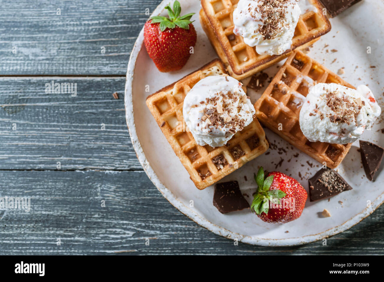 Belgische Waffel und Eis Stockfotos und -bilder Kaufen - Alamy
