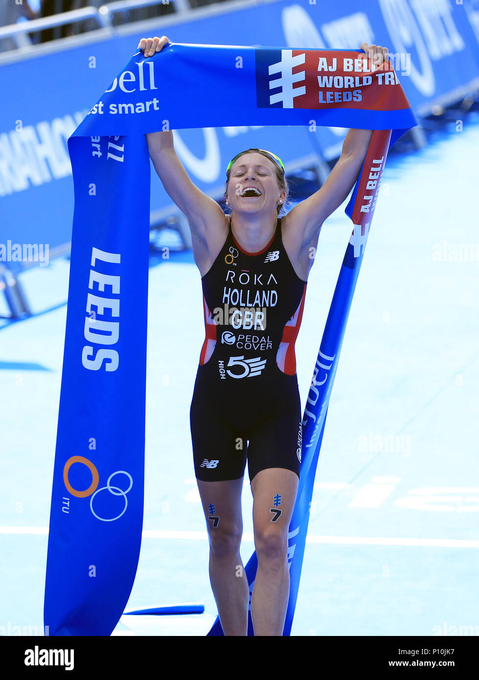Großbritanniens Vicky Holland feiert erfolgreichen Rennen der Elite Frauen während der 2018 ITU World Triathlon Series in Leeds. Stockfoto