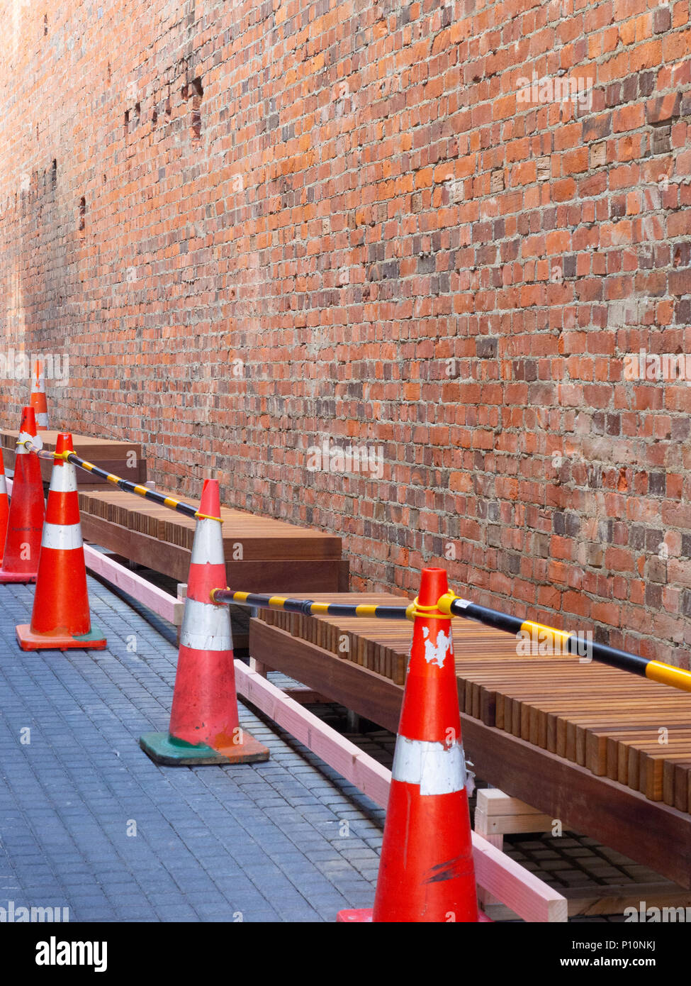 Straße Kegel bildet eine Barriere Stockfoto