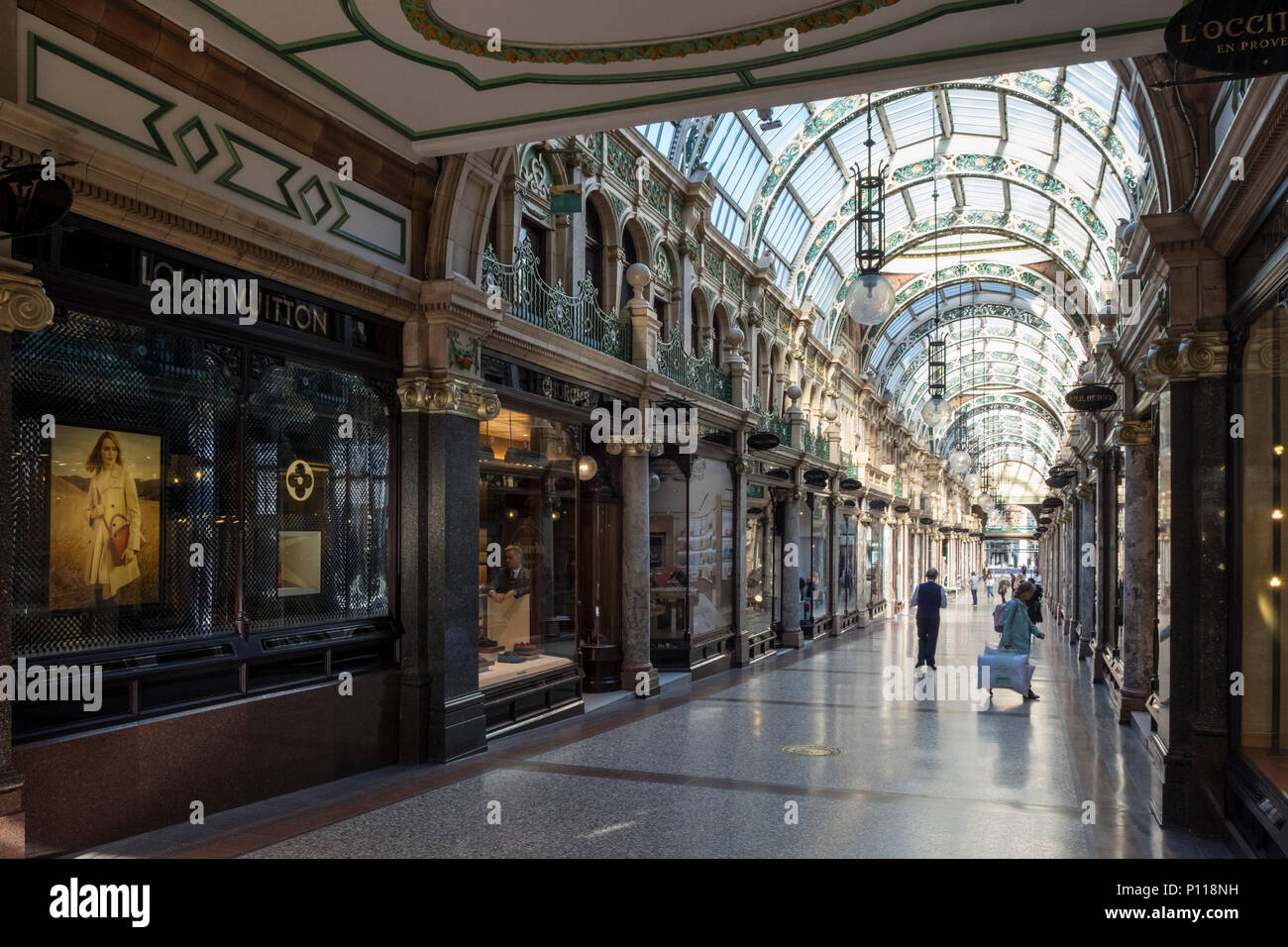 Grafschaft Arcade in der Victoria Quarter, Leeds, West Yorkshire, England, Großbritannien Stockfoto