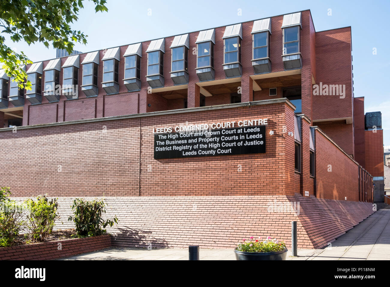 Leeds kombiniert Hof entfernt. Das hohe Gericht, Crown Court, Business und Eigentum Gerichte und Leeds County Court, Leeds, West Yorkshire, England, Großbritannien Stockfoto