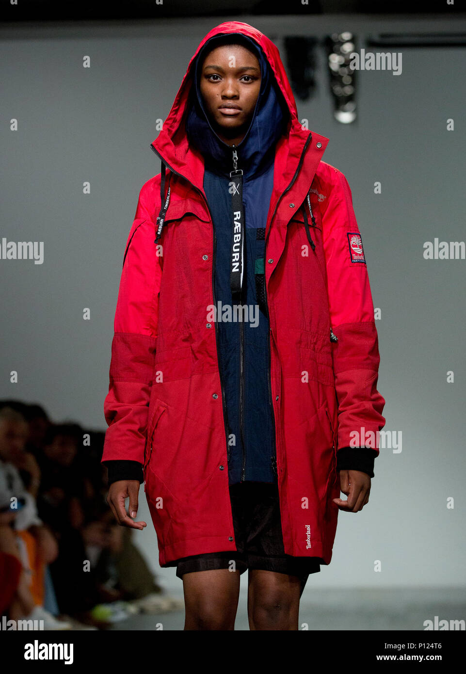 Modelle auf dem Laufsteg während der SS 19 die Christopher Raeburn London Fashion Week Männer zeigen an der BFC Spaceshow, London. PRESS ASSOCIATION. Bild Datum: Sonntag, den 10. Juni 2018. Photo Credit: Isabel Infantes/PA-Bild Stockfoto