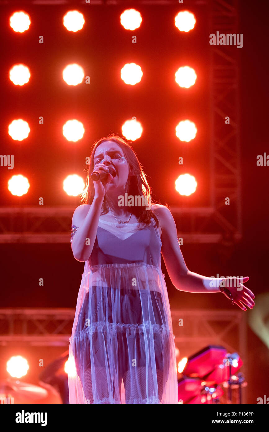 BARCELONA - 31. Mai: Chvrches (electropop Band) im Konzert an Primavera Sound Festivals durchführen am 31. Mai 2018 in Barcelona, Spanien. Stockfoto