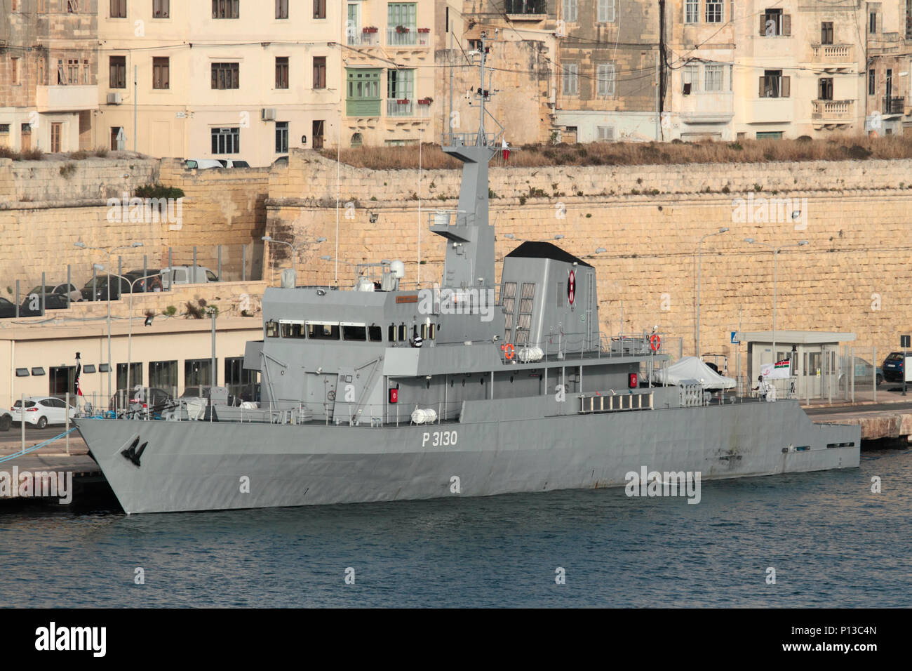 Die kenianischen Marine patrol Schiff KMS Shujaa (P3130) in Maltas Grand Harbour Stockfoto