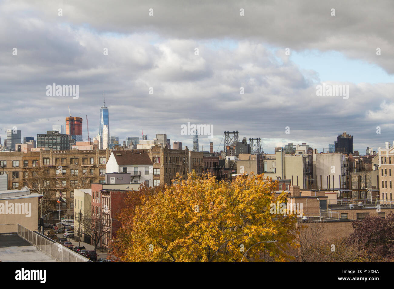 Blick auf Lower Manhattan von Williamsburg, Brooklyn im Laufe des Nachmittags. Stockfoto