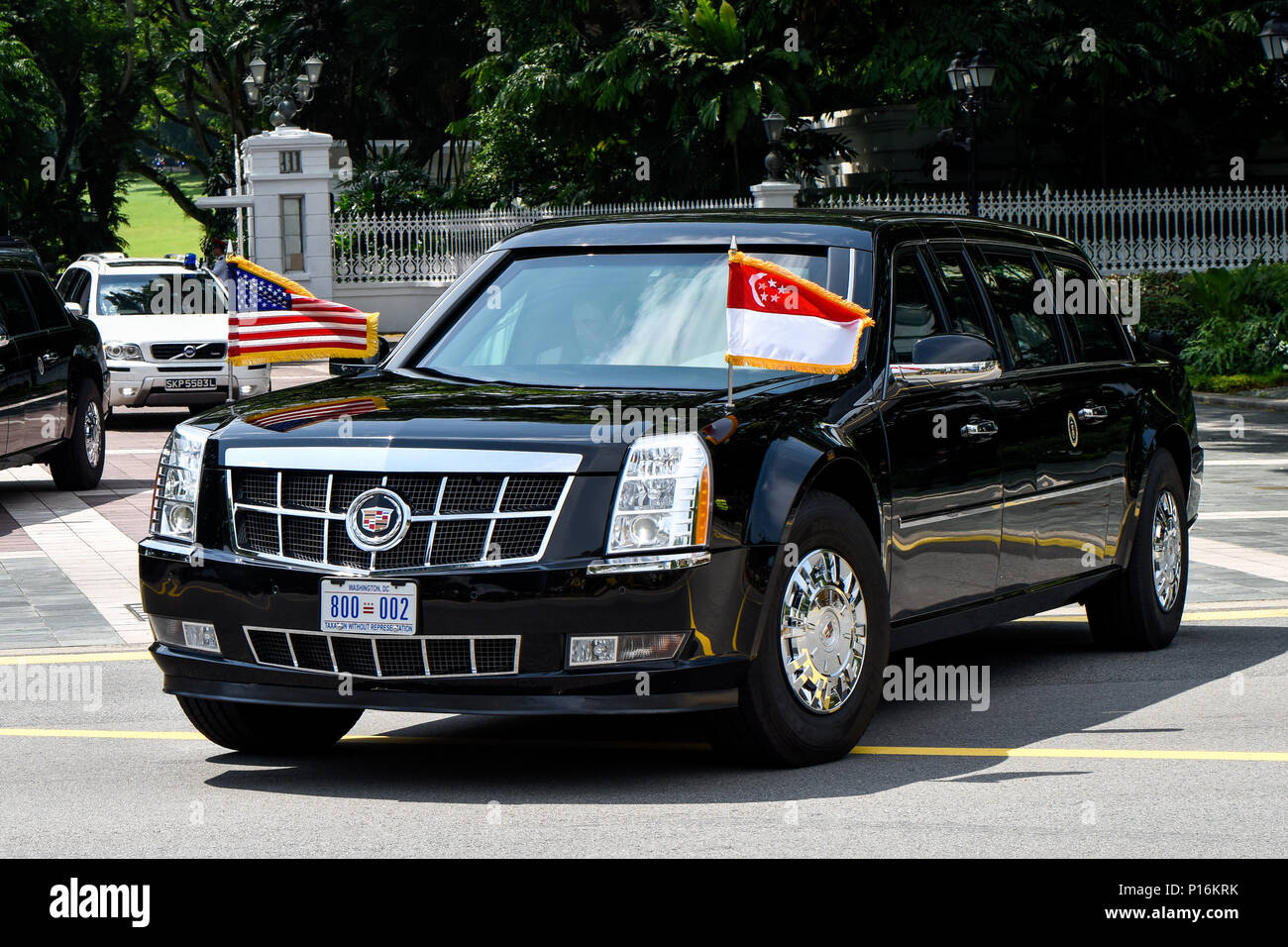 Singapur. Juni 11, 2018. Offizielle Autos US-Präsident des Trump sind aus dem Palast Istana Singapur am 11. Juni 2018 in Singapur Credit: Chris Jung/Alamy leben Nachrichten Stockfoto