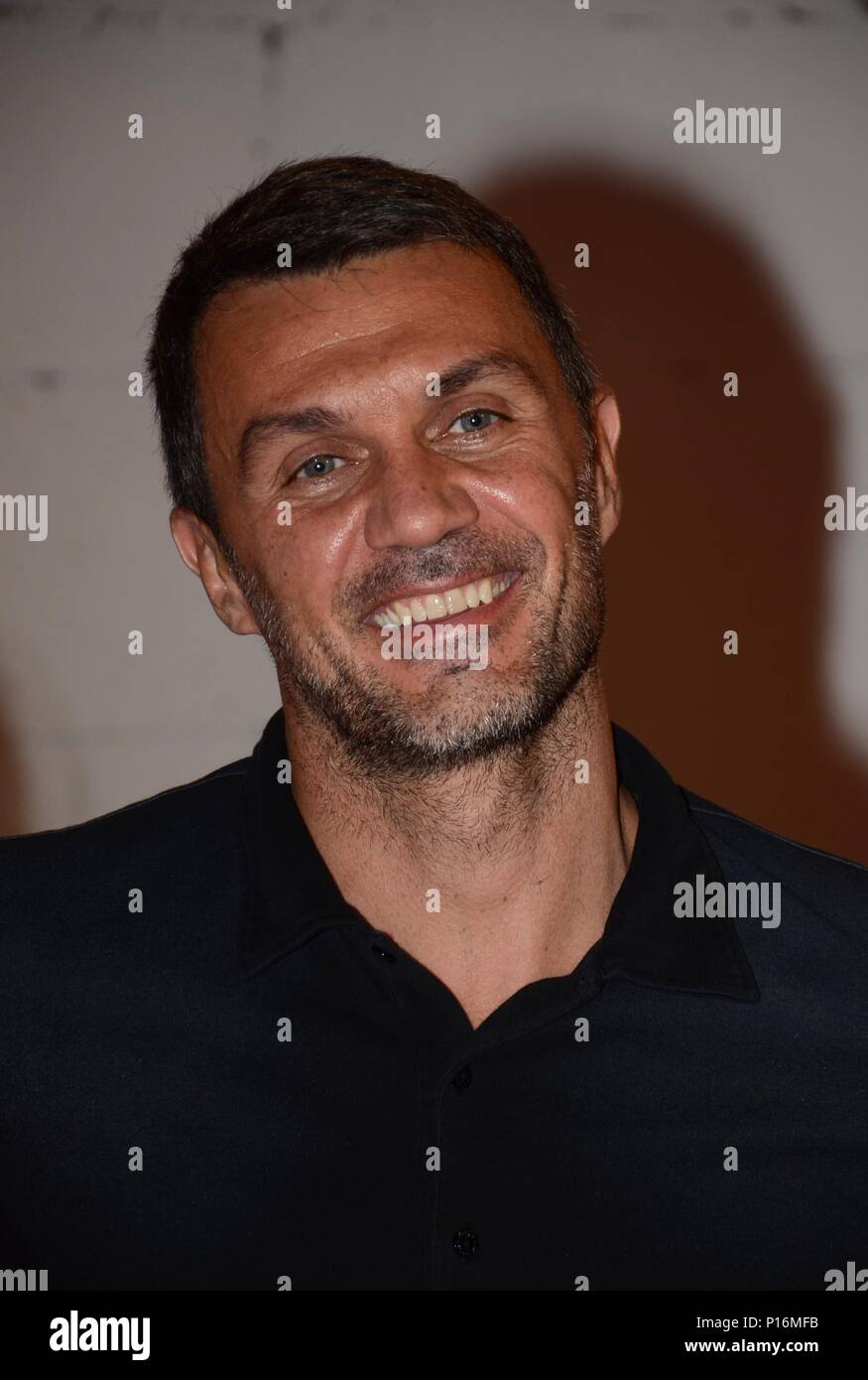 Shanghai, Shanghai, China. 11 Juni, 2018. Shanghai, China - Italienische ehemaliger Fußballprofi Paolo Maldini besucht einen Flash Mob in Shanghai, 11. Juni 2018. Credit: SIPA Asien/ZUMA Draht/Alamy leben Nachrichten Stockfoto