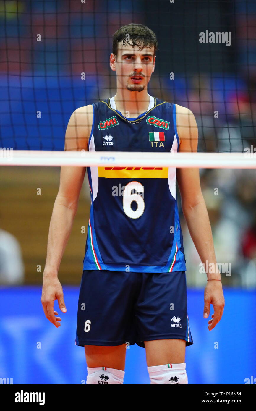 Osaka, Japan. 8. Juni 2018. Simone Giannelli (ITA) Volleyball: FIVB Volleyball Nationen Liga 2018 Men's Osaka zwischen Italien 2-3 Polen Maruzen Intec Arena Osaka in Osaka, Japan. Credit: Naoki Nishimura/LBA SPORT/Alamy leben Nachrichten Stockfoto
