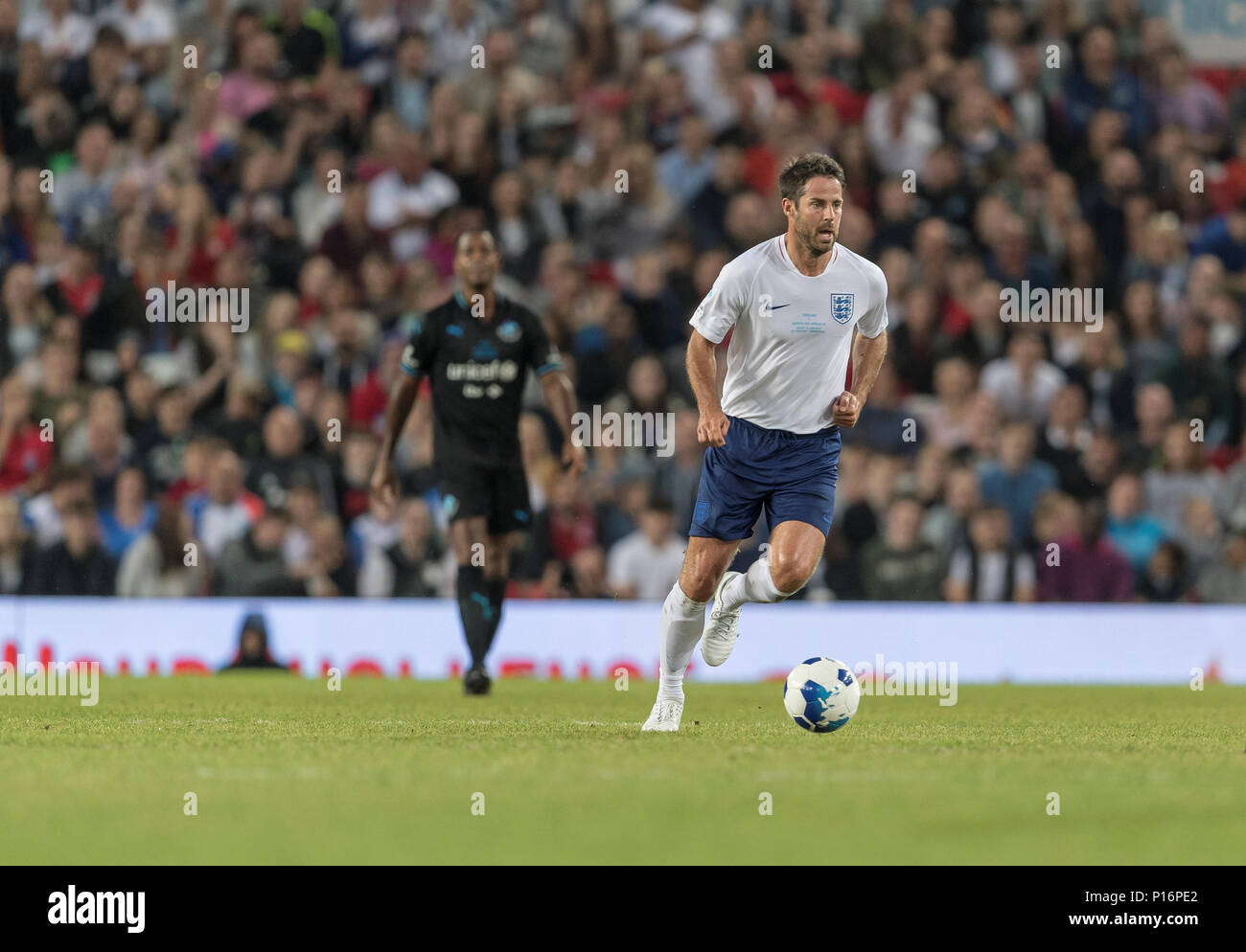 Manchester, England. 10. Juni, 2018. Jamie Rednapp in Aktion während der Fußball Hilfe charity Fußballspiel zwischen einem England X1 und eine Welt X1. Jedes Team der A-Liste Berühmtheiten und sportliche Legenden sind Spenden für UNICEF. © Andy Gutteridge/Bild und Veranstaltungen/Alamy leben Nachrichten Stockfoto