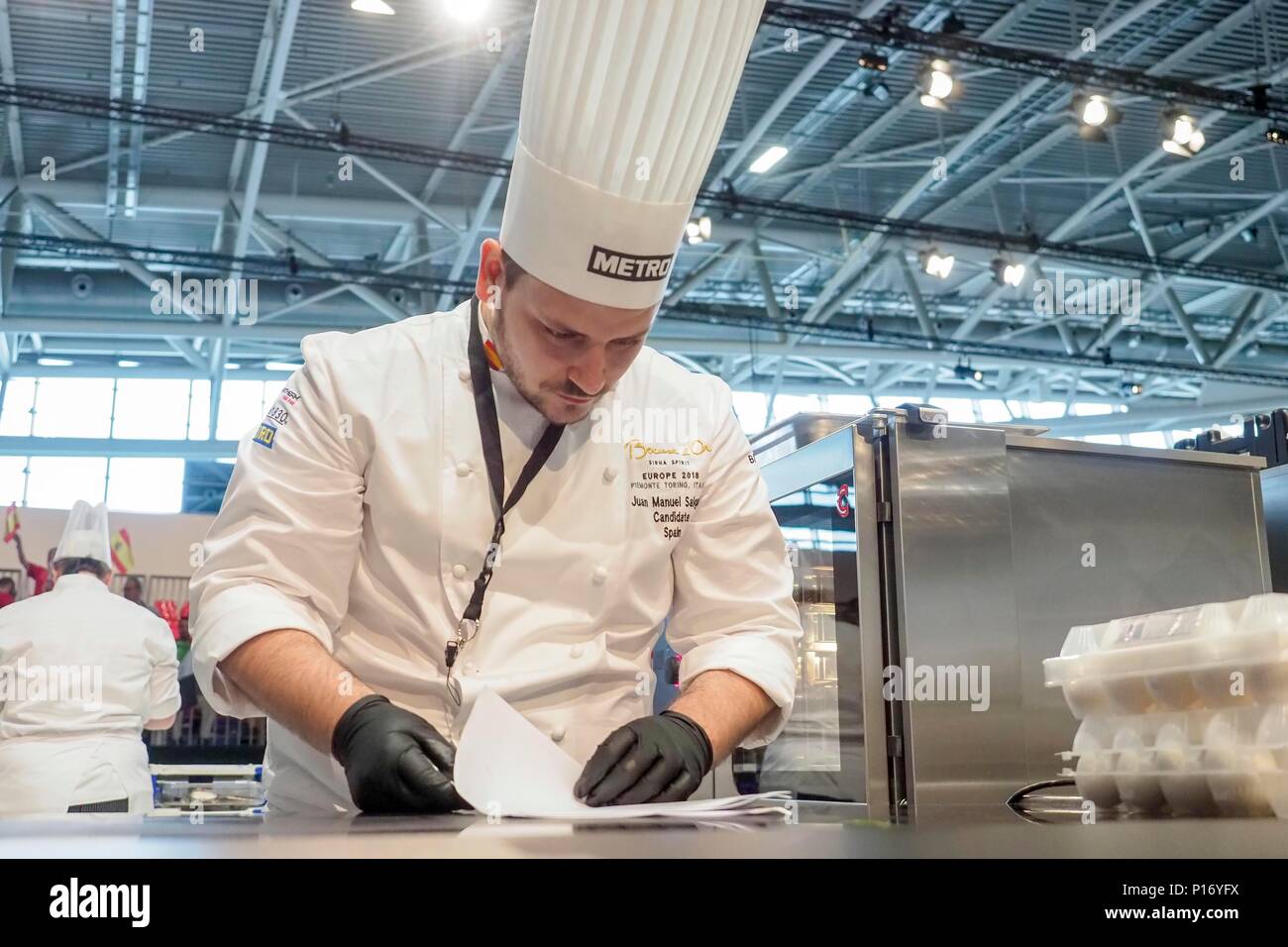 Turin, Italien. 11 Juni, 2018. Torino. semifinali Bocuse d'Or Europa 2018. Im Bild: Juan Manuel Salgado Credit: Unabhängige Fotoagentur/Alamy leben Nachrichten Stockfoto