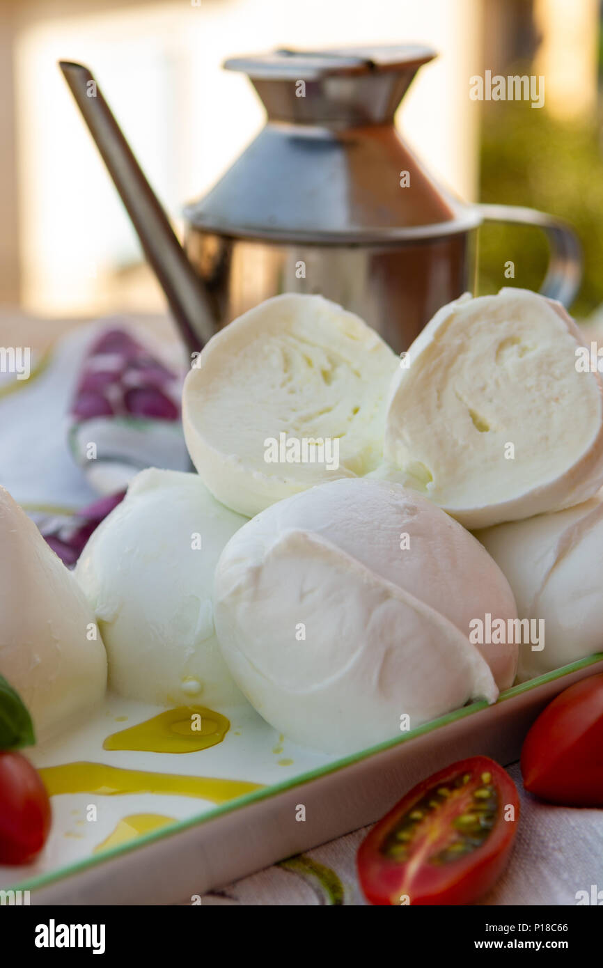 Frische Italienische weißer Käse Mozzarella Büffel, original aus ...