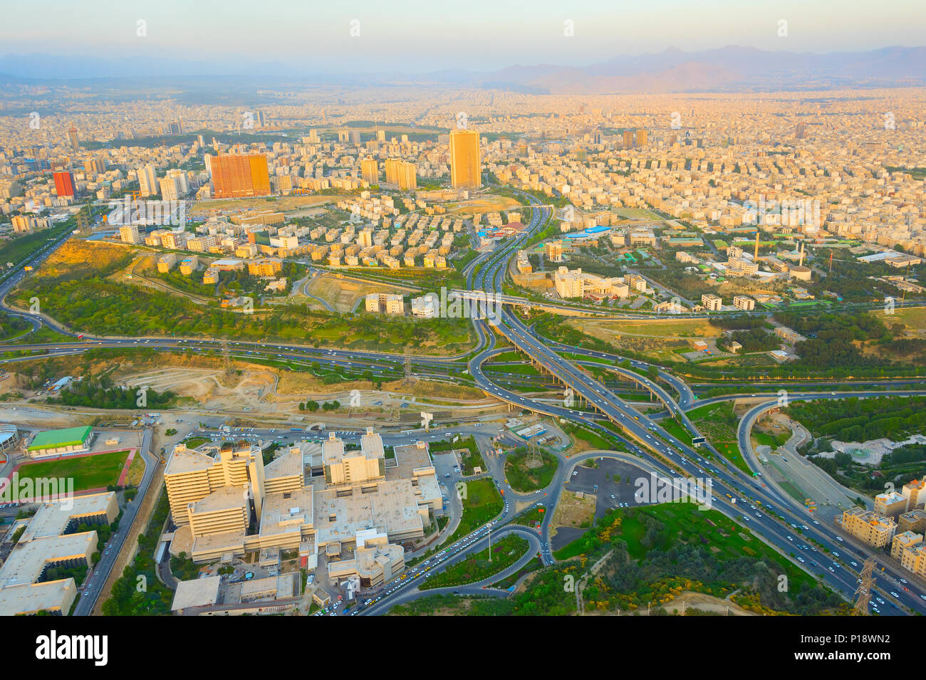 Luftaufnahme von Teheran von Milad Tower. Iran Stockfoto