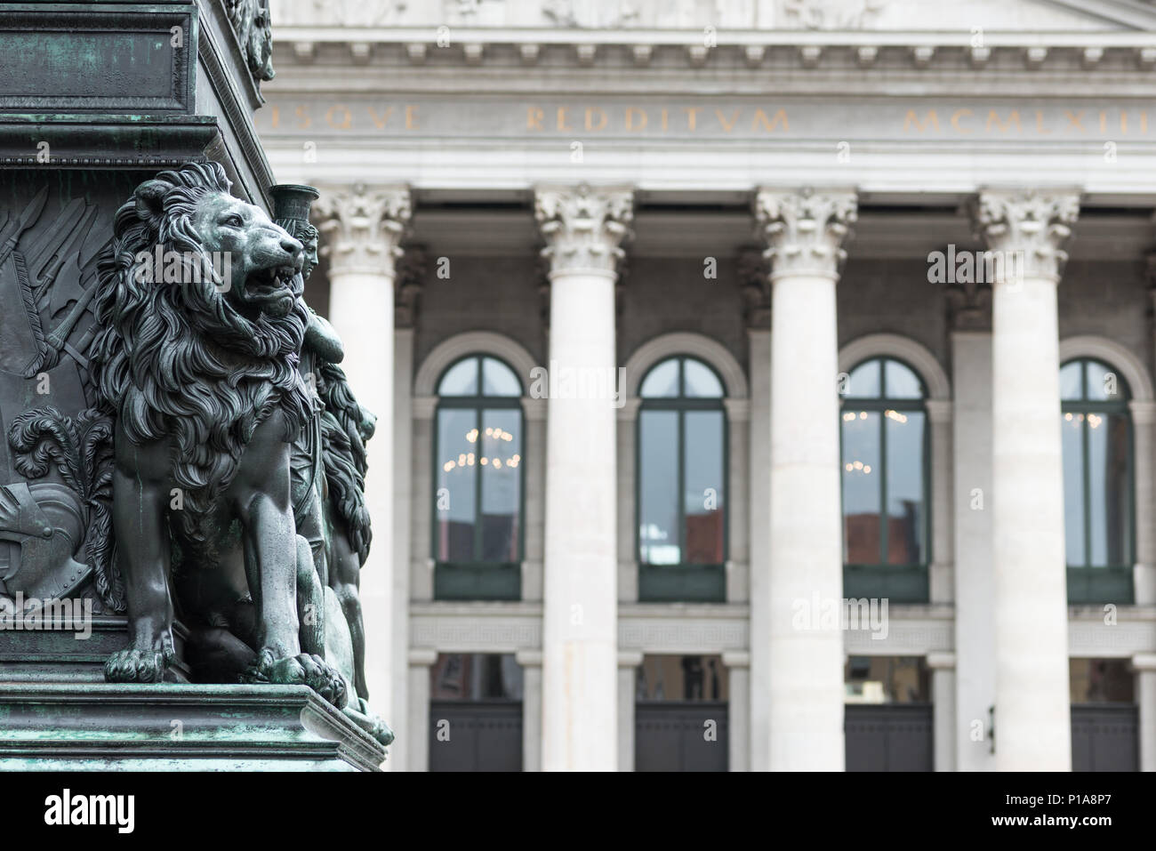 Muenchen, Deutschland, Loewenskulptur am Denkmal für König Max Joseph I. Stockfoto