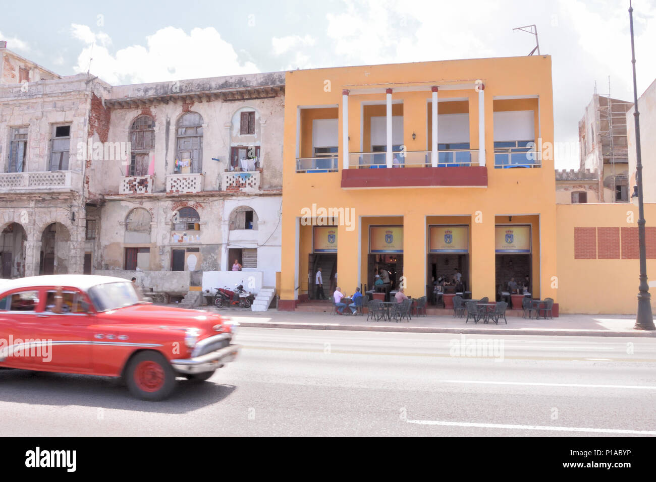 Sociedad Asturiana Castropol der Malecon in Havanna Stockfoto